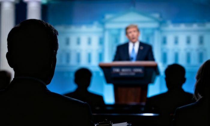 美元遭遇8年来最惨一年！华尔街正紧盯美联储换帅